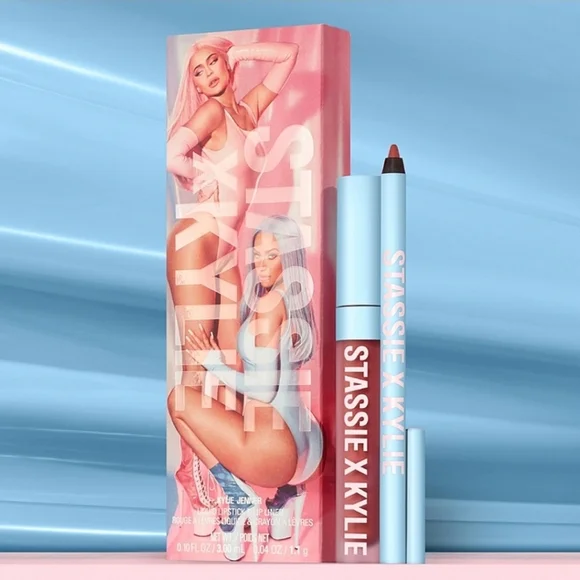 "Stassie" Matte Lip Kit - Picture 2 of 16